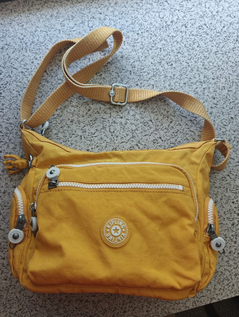 Vintage Kipling Gabbie Crossbody Everyday Purse Bag Yellow White Medium